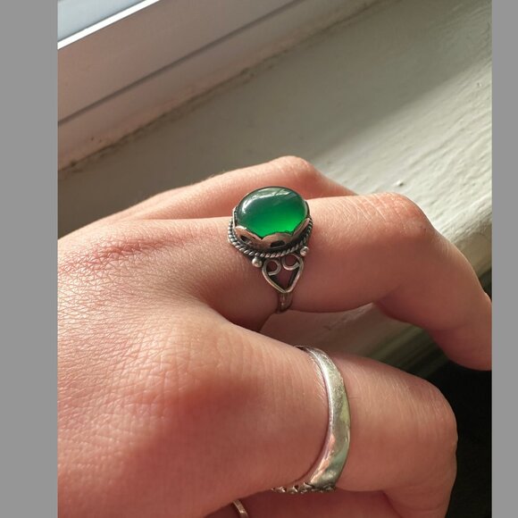 Vintage Green Onyx Sterling Silver Ring - size 8 - Picture 1 of 3
